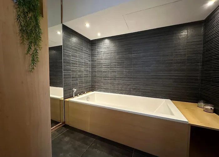 3br Free Parking Near Sandy Paceville