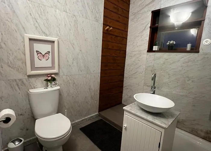 3br Free Parking Near Sandy Paceville *